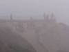 Corona Del Mar State Beach | Vyhlídku na pobřežním útesu zahalila mlha (otevře galerii do nového okna)
